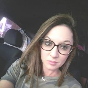 Meet your Posher, Desiree